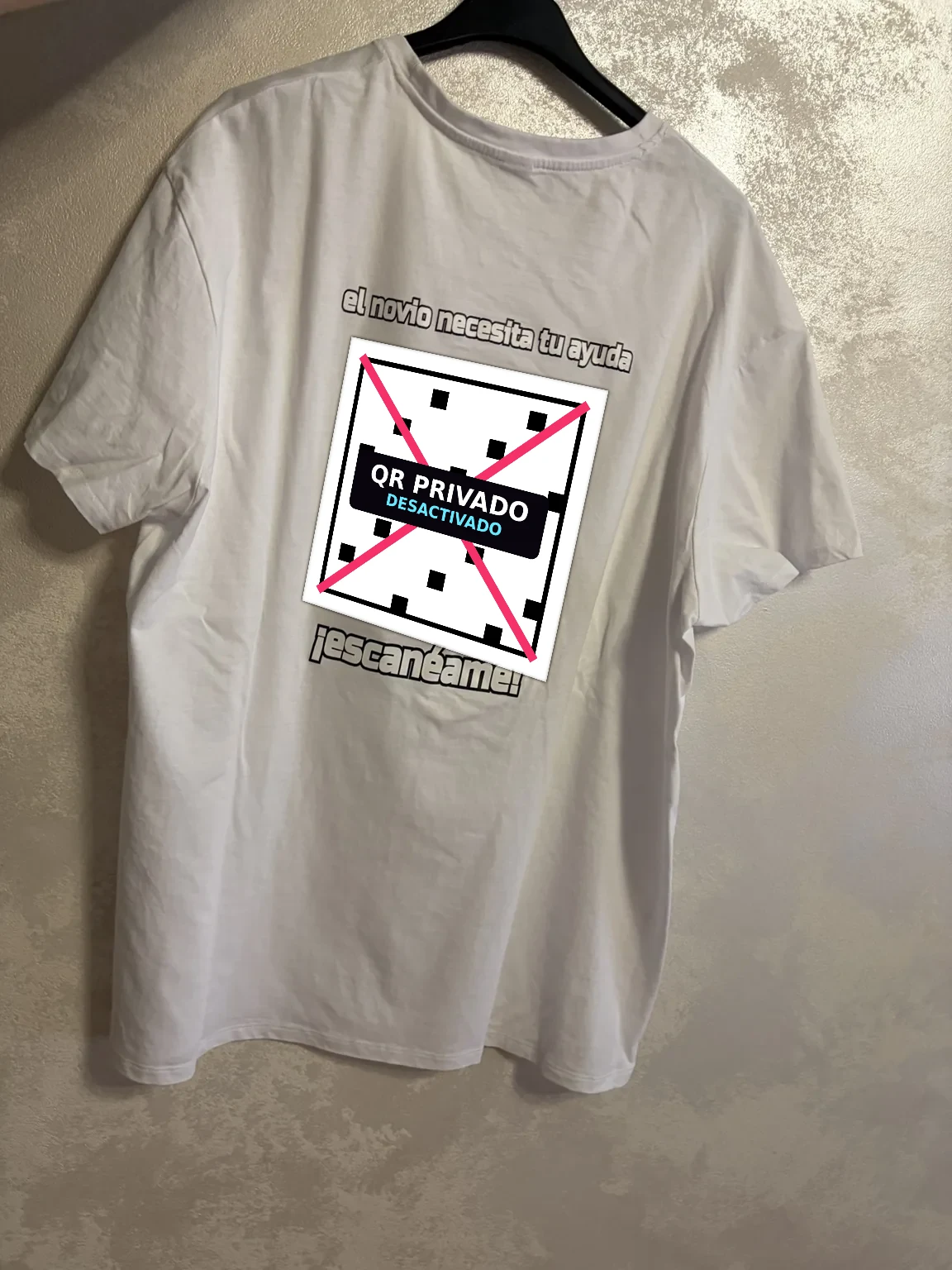 Camiseta de Antonverse con el QR de la despedida